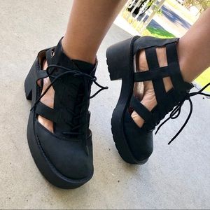 LIKE NEW! Jeffrey Campbell Platform Sandals